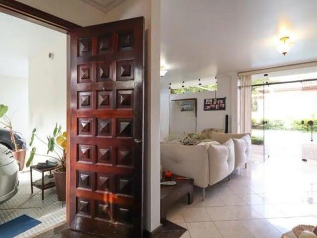 Casa de 345 m², 4 quartos em Jardim Morumbi, São Paulo