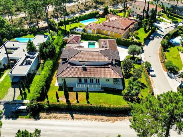 Casa de luxo de 346 m² à venda Charneca de Caparica, Setúbal