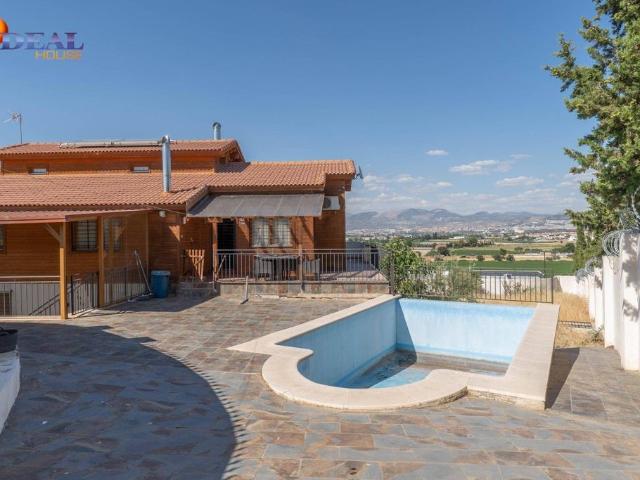 Casa de 350 m2 en venta Cúllar Vega, España
