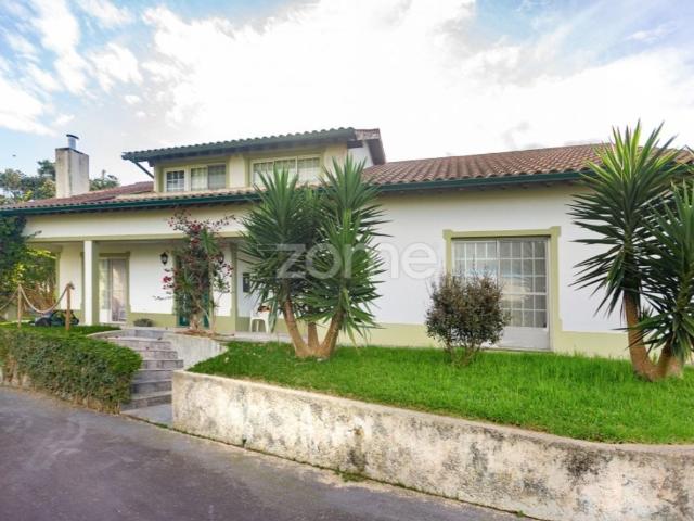 Casa de 350 m² à venda Ribeira Grande, Açores