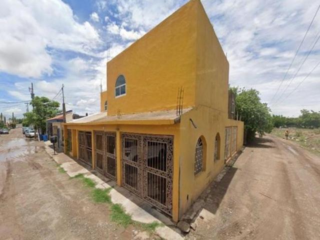 Casa de 350 m² con 4 recámaras en venta en Rincón de Navolato