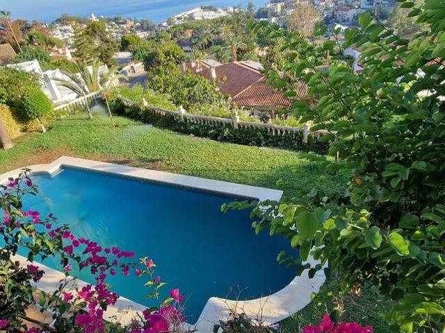 Casa de 354 m2 en venta Málaga, Andalucía