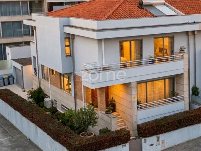 Casa de 363 m² à venda Maia, Porto
