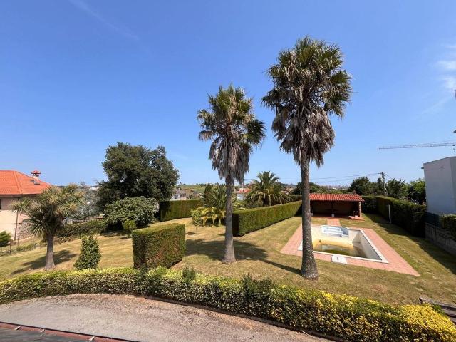 Casa de 362 m2 en venta Camargo, Piélagos, Cantabria