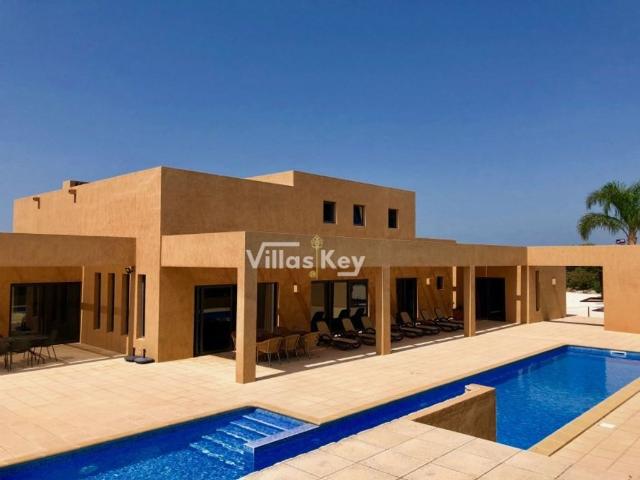 Casa de 366 m² à venda Portelas, Lagos, Faro