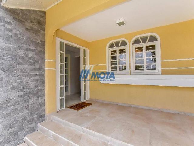Casa de 372 m² na Emílio de Almeida Torres Campina do Siqueira Curitiba PR, aluguel por R$ 9.500/mês