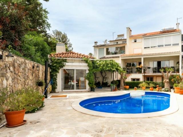 Casa de 378 m² à venda Carnaxide, Oeiras, Lisboa