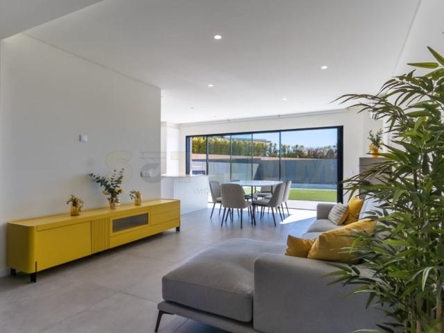 Casa de 389 m² à venda Montenegro, Faro