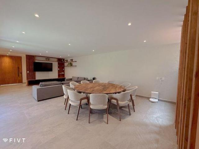 Casa de 398 m² con 5 habitaciones en venta en Jurica
