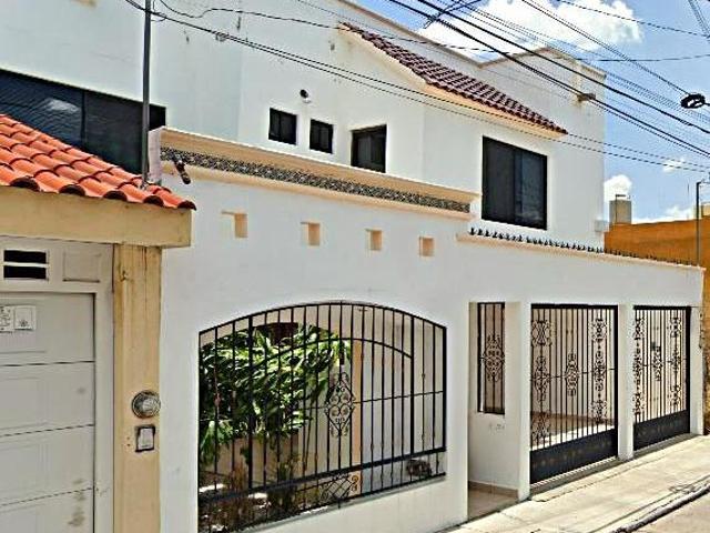 Casa de 398 m² de terreno con 4 recámaras en venta en Montebello