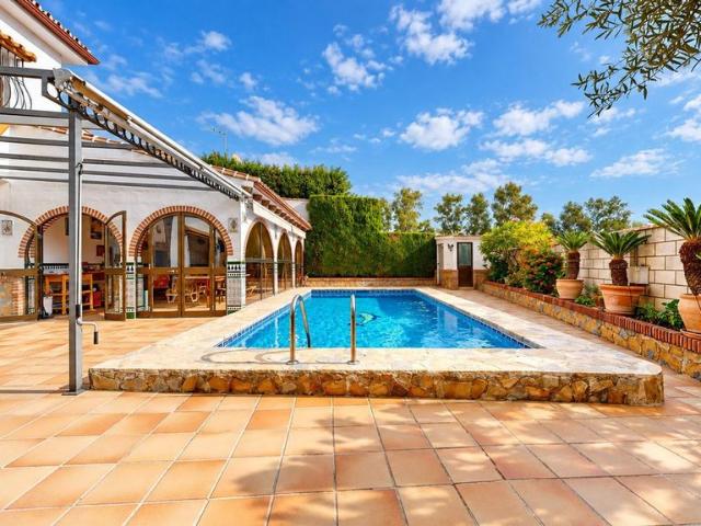 Casa de 399 m2 en venta Benalmádena, Andalucía