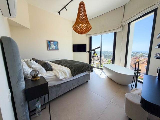 Casa de 399 m2 en venta Las Chapas, España