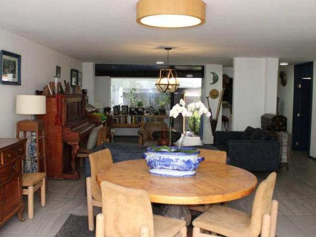 Casa de 303 m² con 4 recámaras en venta en Tlalpan Centro