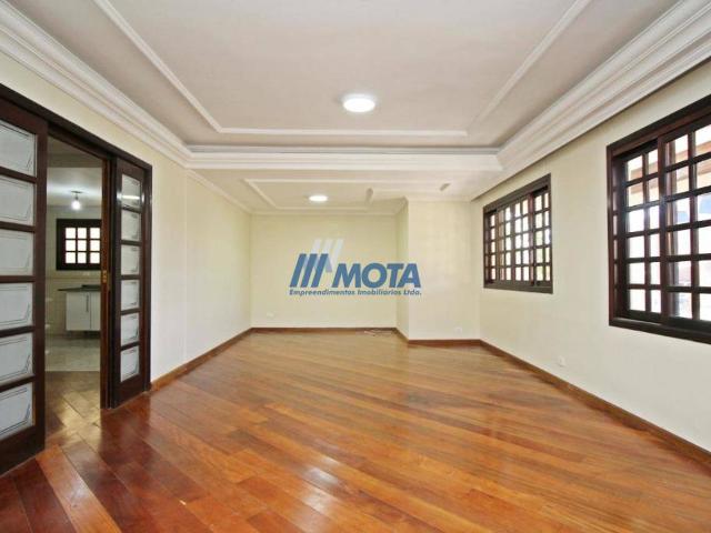 Casa de 300 m² na Senador Salgado Filho Guabirotuba Curitiba PR, aluguel por R$ 5.000/mês