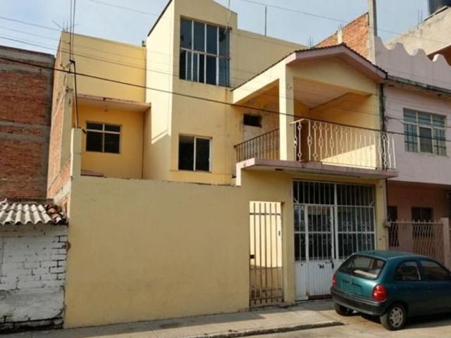 Casa de 300 m² con 4 recámaras en venta en Esfuerzo Obrero