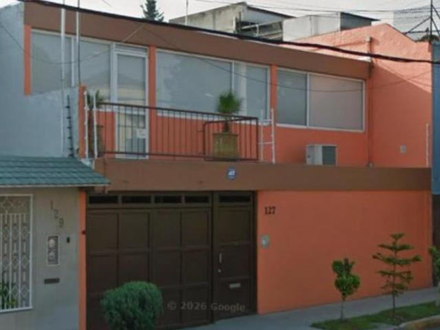 Casa de 300 m² construidos en Clavería—Remate bancario desde $780,000