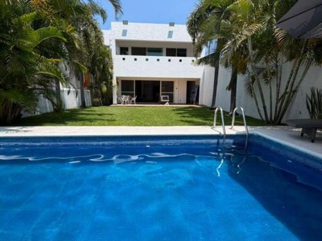 Casa de 302 m² con 3 recámaras en venta en Oaxtepec