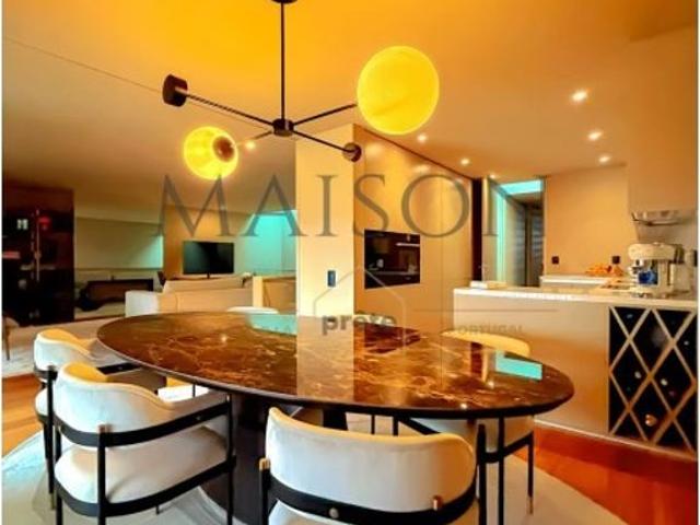 Prestigiosa casa de 305 m² à venda Santo Tirso, Porto