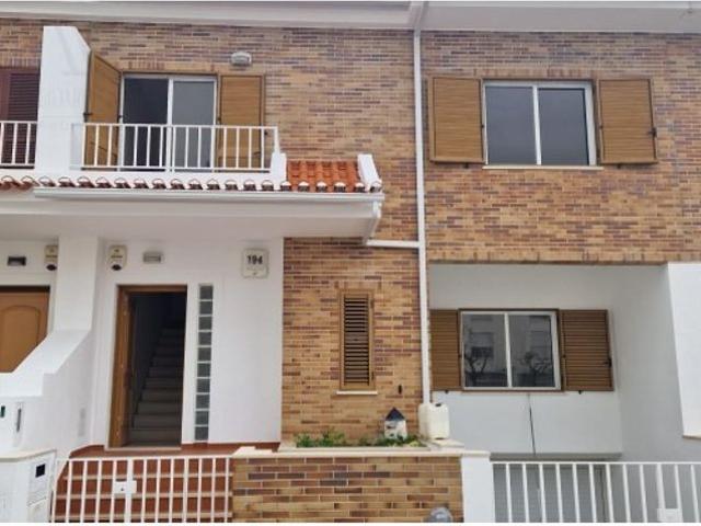 Casa de 305 m² para alugar Montijo, Setúbal
