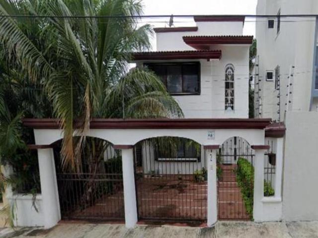 Casa de 310 m² con 5 recámaras en venta en Supermanzana 15
