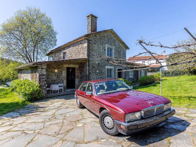 Casa de 311 m2 en venta Lugar Fonte 1, Oza Cesuras, La Coruña, Galicia