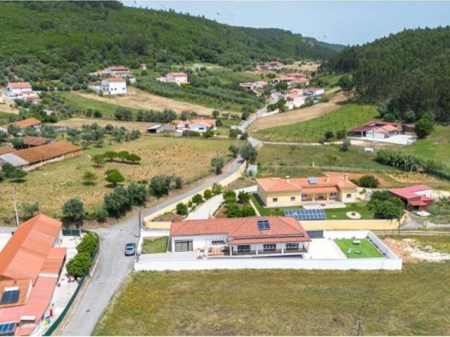 Casa de 312 m² à venda Rio Maior, Santarém