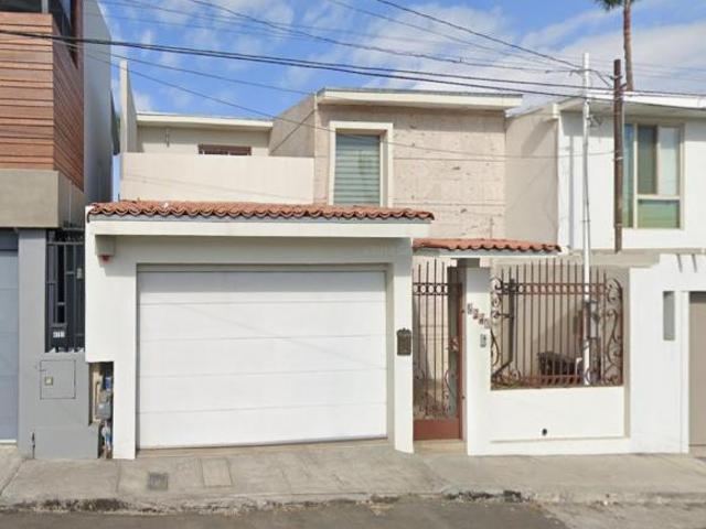 Casa de 312 m² con 5 recámaras en venta en INDECO Universidad