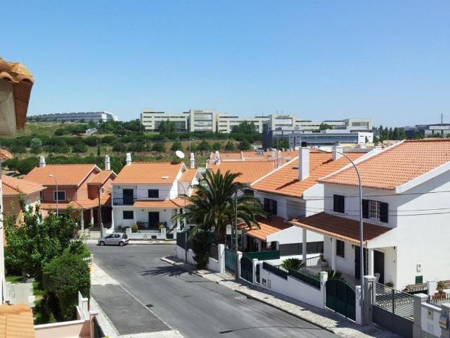 Casa de 315 m² para alugar Oeiras, Lisboa