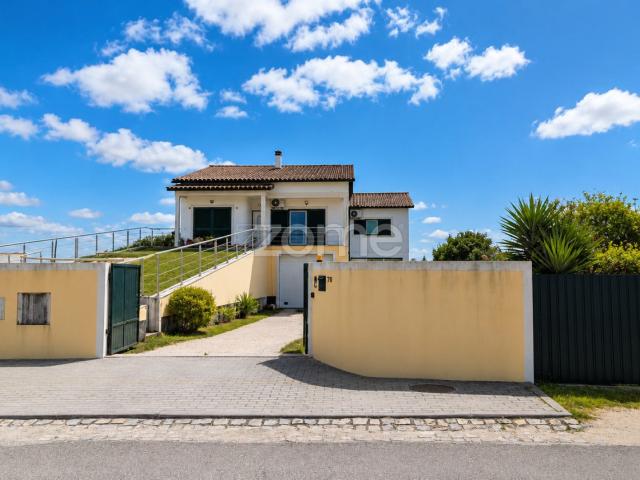 Casa de 3+1 quarto em Amor, Leiria