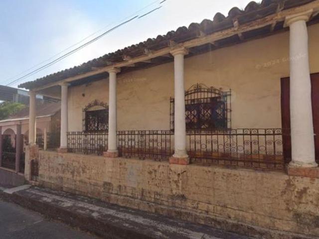 Casa de 323 m² con 3 recámaras en venta en San Andres Tuxtla Centro, México
