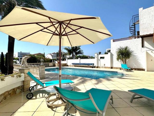 Casa de 325 m2 en venta Empuriabrava, España