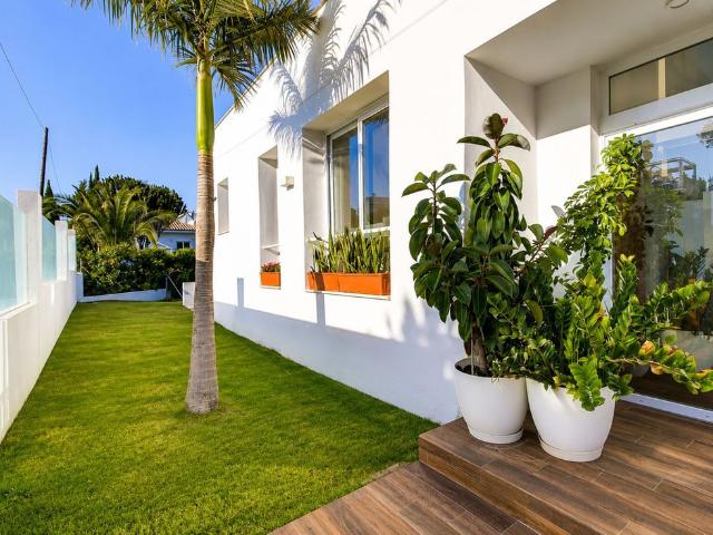 Casa de 328 m2 en venta Estepona, España