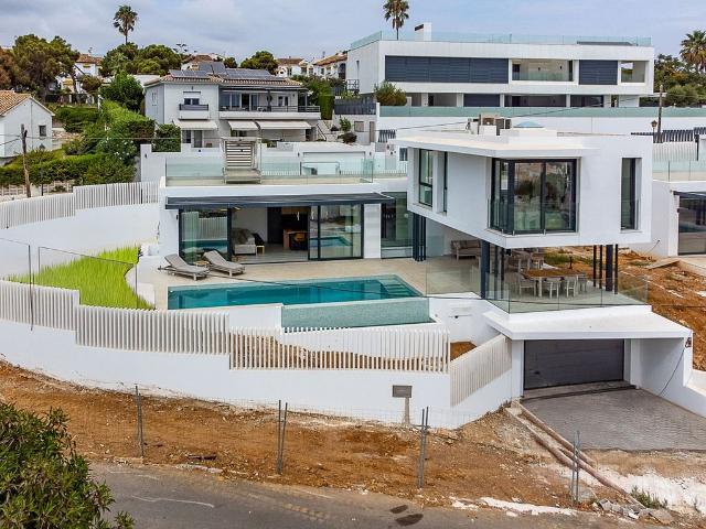 Casa de 337 m2 en venta El Chaparral, Andalucía