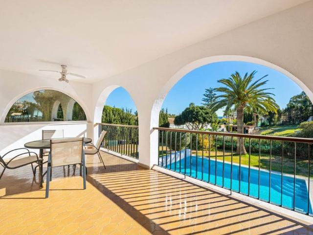 Casa de 337 m2 en venta Estepona, España