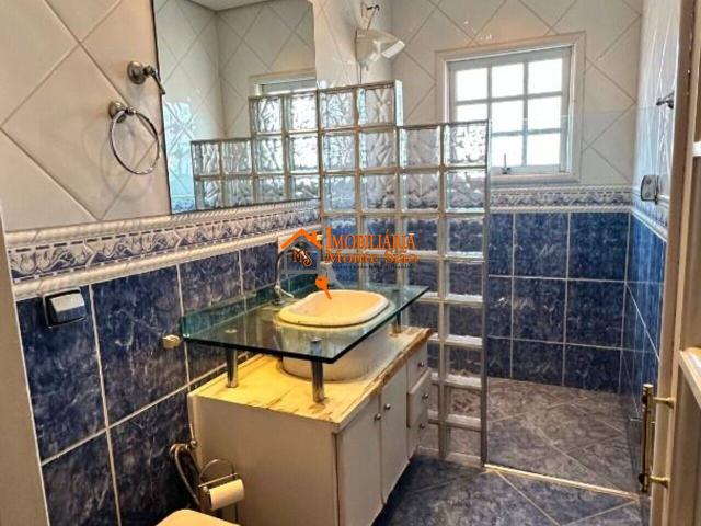 Casa de 3.000 m² na Dona Antônia Vila das Palmeiras Guarulhos SP, aluguel por R$ 6.500/mês