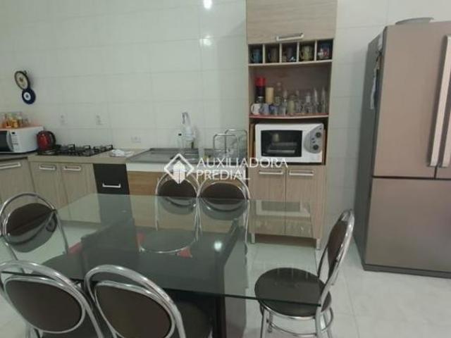 CASA DE 3 DORMITÓRIOS EM TRÊS COROAS