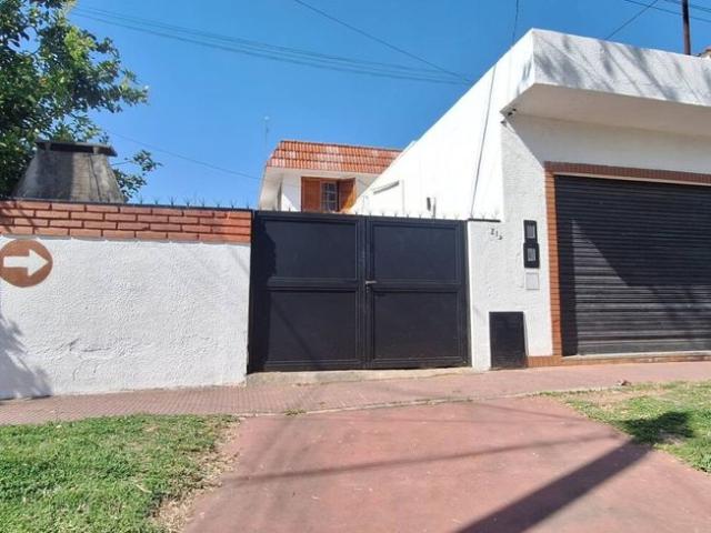 CASA DE 3 DORMITORIOS EN ALBERDI