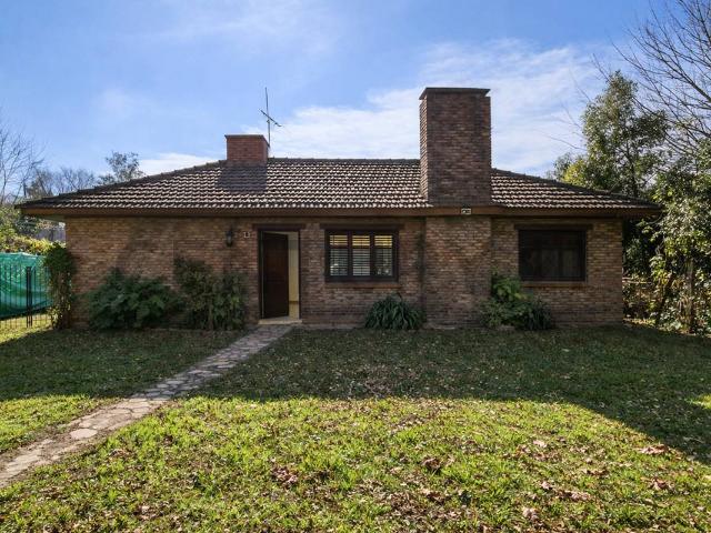 CASA DE 3 DORMITORIOS EN ALQUILER, CITY BELL