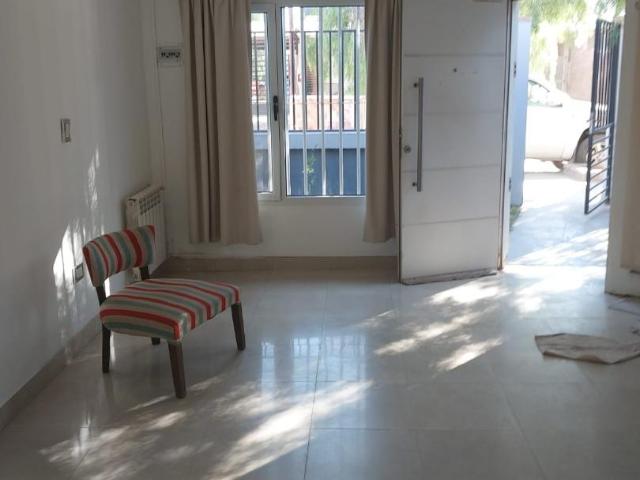 CASA DE 3 DORMITORIOS EN ALQUILER AMOBLADA EMPRESAS