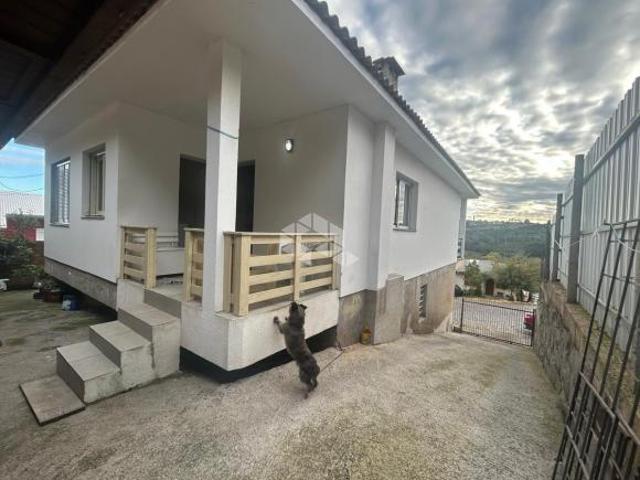 Casa de 3 dormitórios no Bairro Centenário em Farroupilha