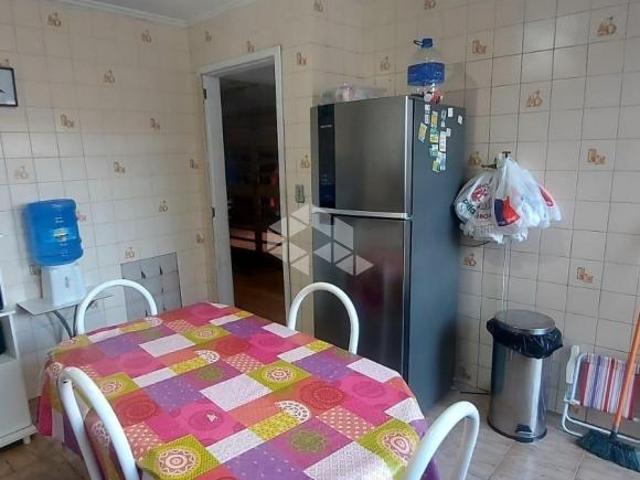 Casa de 3 dormitórios sendo 1 suite com 2 vagas de garagem coberta