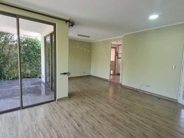 Casa de 3 dorms a pasos de colegio en condominio