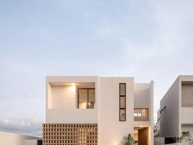Casa de 3 hab. Con recamara en planta baja y en condominio | NLP |