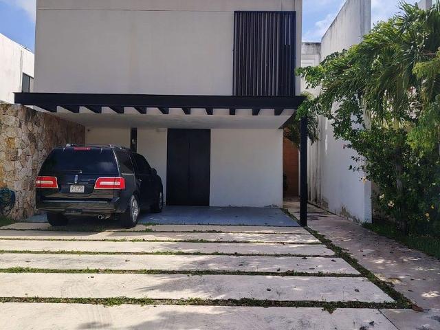 Casa de 3 Habitaciones en la Privada Residencial Parque Natura Mérida