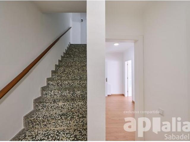CASA DE 3 HABITACIONS I GARATGE EN VENDA A SENTMENAT