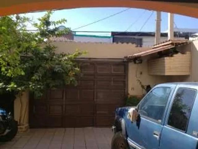 Casa de 3 Niveles en Venta cerca de la Playa en Flamingos, Mazatlán