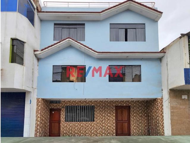 Casa De 3 Pisos + Azotea | 467 M² Construidos | La Marqueza