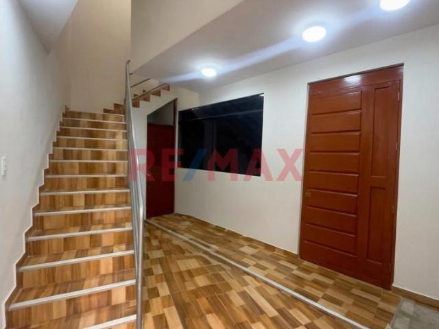Casa De 3 Pisos En Estreno En Puente Piedra