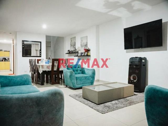 Casa De 3 Pisos En Venta Urb. Rosa De America I