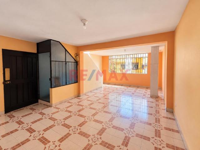 ¡Casa De 3 Pisos Más Azotea En Ciudad Del Pescador, Bellavista – Callao!